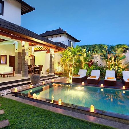 Adhyatma Villa Seminyak Habitación foto