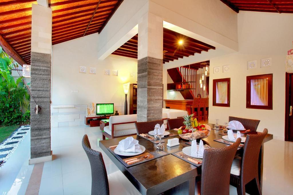 Adhyatma Villa Seminyak Habitación foto